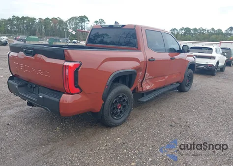 2024 Toyota Tundra Hybrid Trd Pro 4Wd z USA, uszkodzony, nr VIN 5TFPC5DB8RX054584